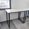 Bàn làm việc khung sắt sơn đen mặt gỗ trắng thanh lý kiểu dáng hiện đại